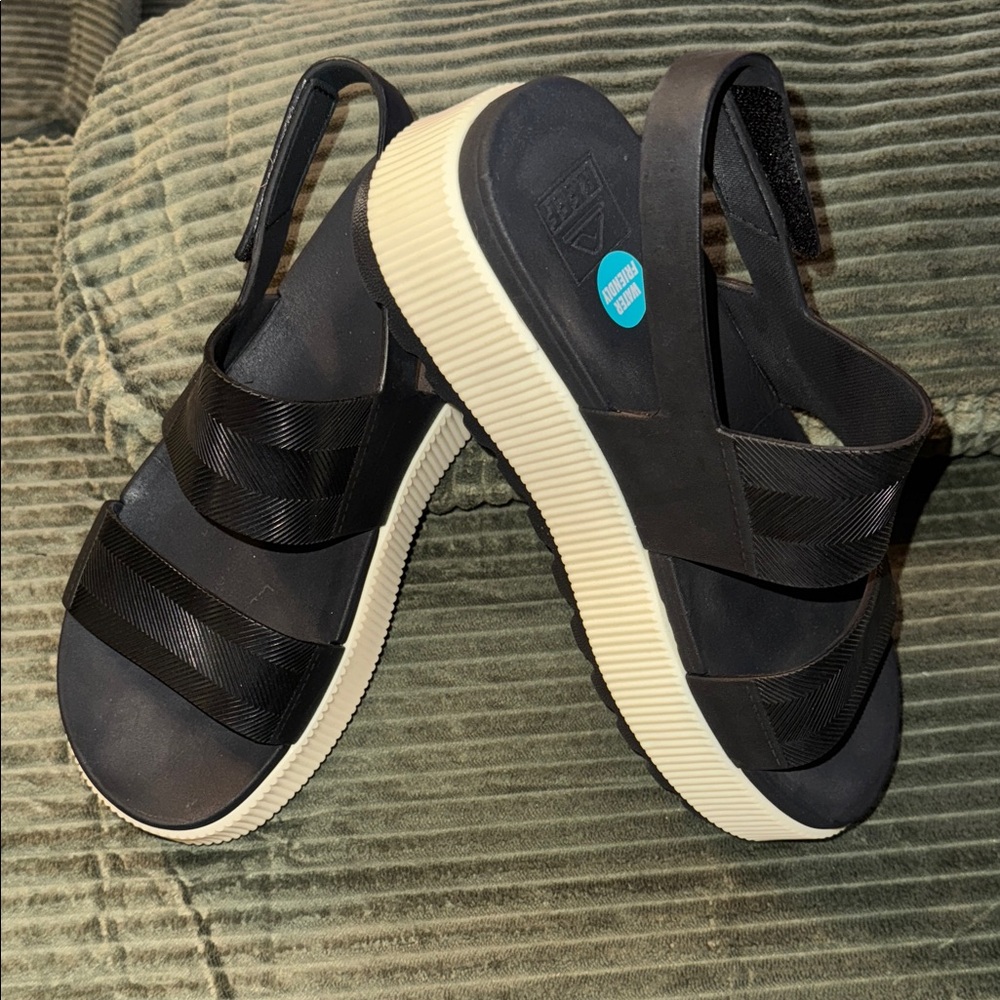 Reef Black and Cream Women's Sandals